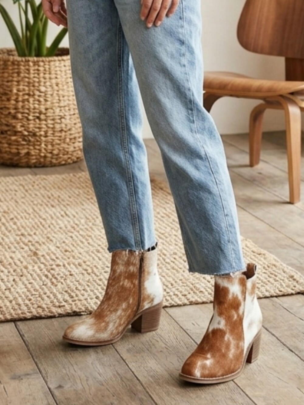 Myra Tan Brown White Calf Hair Leather Western Maximalist Boho Ankle Boots Sz 6
